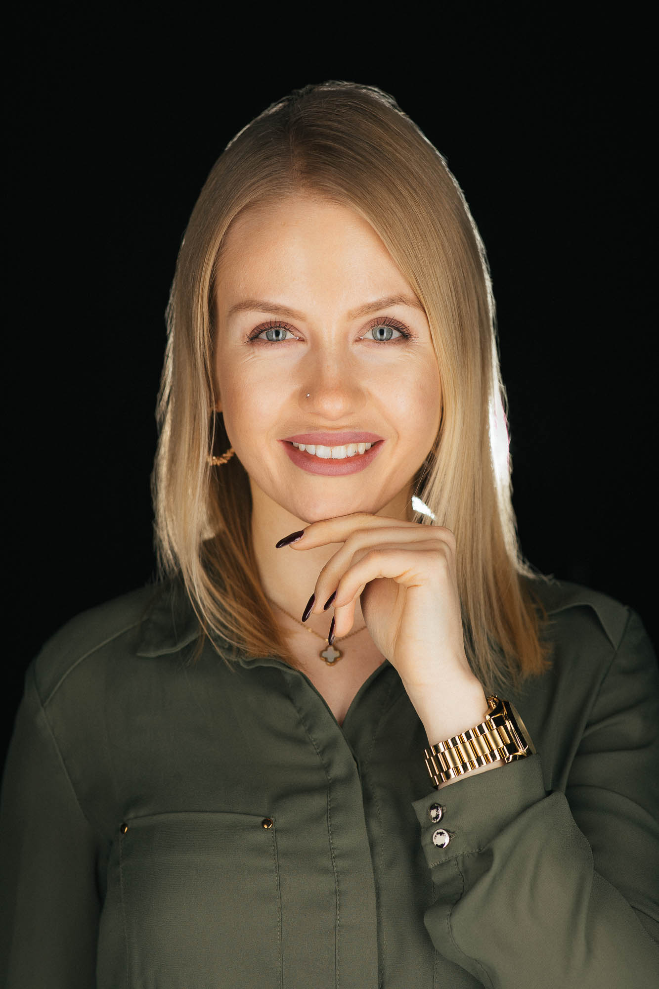 Export x3 Headshot  06558 Dez 01 2019 Bearbeitet Headshots 2019  Miro Nicole Nadine